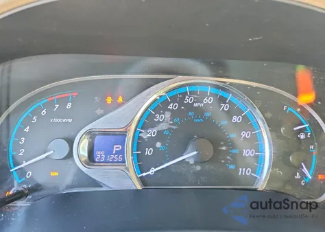 2014 Toyota Sienna Xle z USA, uszkodzony, nr VIN 5TDDK3DC6ES077705